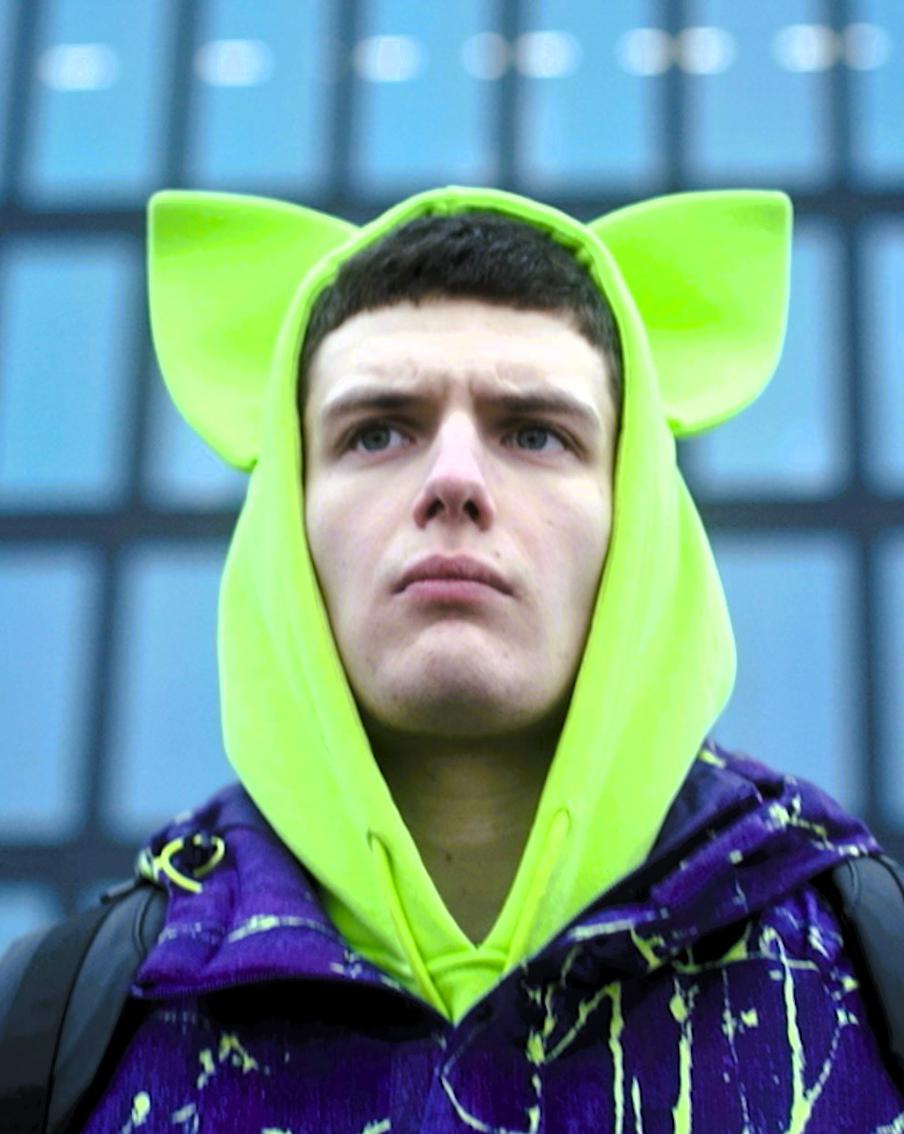 Доллар по 2500 рублей и торговый центр вместо театра: какие ещё неприятности сулит фильм "Мама"