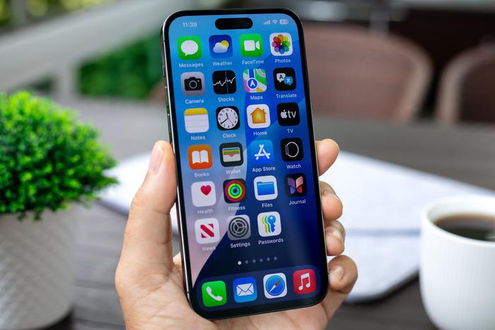 Российских пользователей IPhone предупредили о появлении новых способов взлома их мобильных телефонов