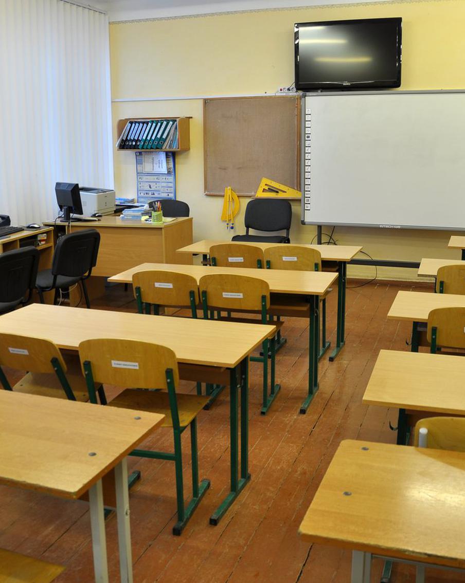 Власти Славянска закрыли школы и отменили все массовые мероприятия