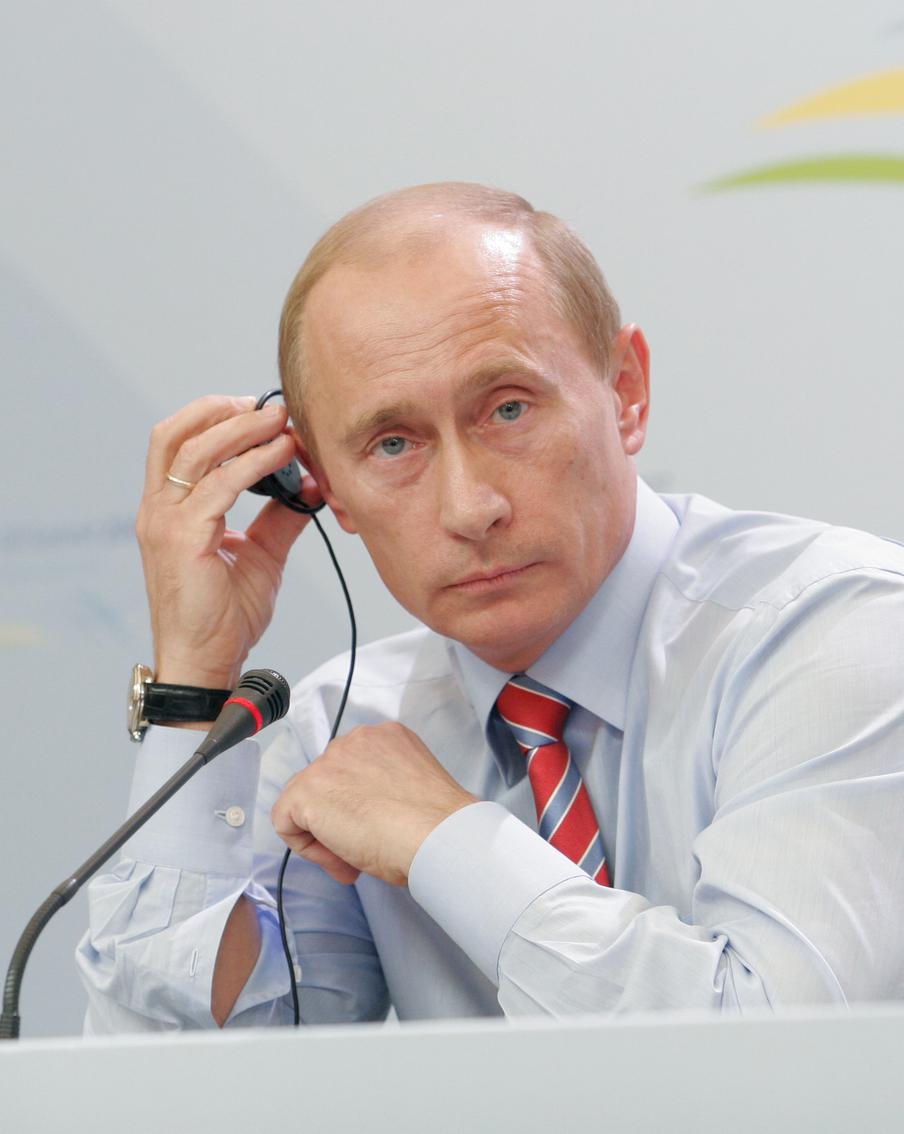 Песков опроверг слова Меркель об опоздании Путина на встречу G8 из-за пива