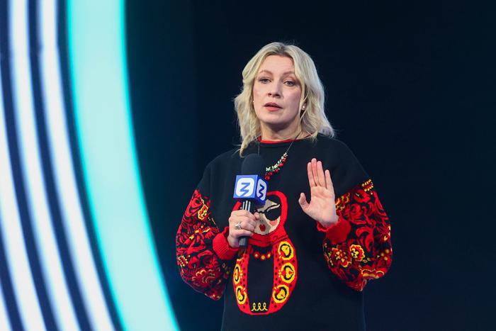 Захарова сообщила, что интервью Лаврова Карлсону выйдет через пару дней