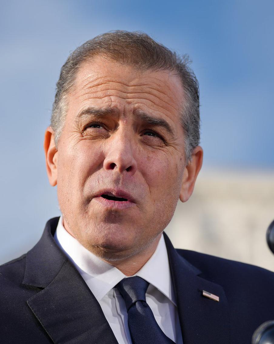 Бывшая стриптизёрша рассказала, как Хантер Байден вскружил ей голову и употреблял наркотики