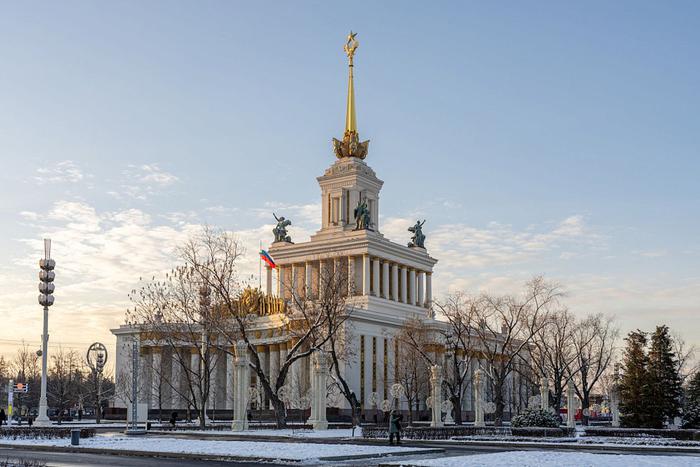 За две недели выставку в Центральном павильоне ВДНХ посетили 10 тысяч человек