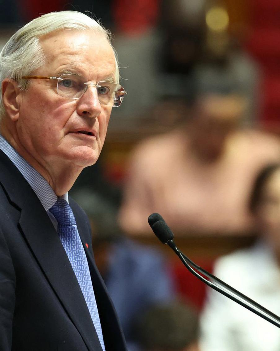 Франция отправила в отставку правительство: в чём выгода для России