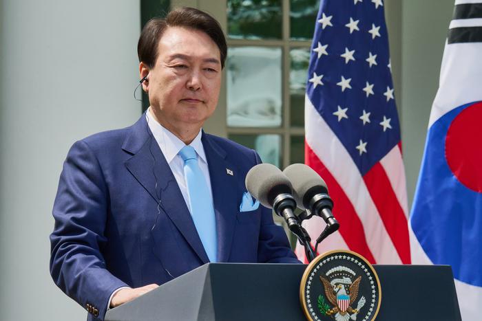 Южнокорейский президент Юн Сок Ёль извинился перед согражданами на фоне провала военного положения в стране