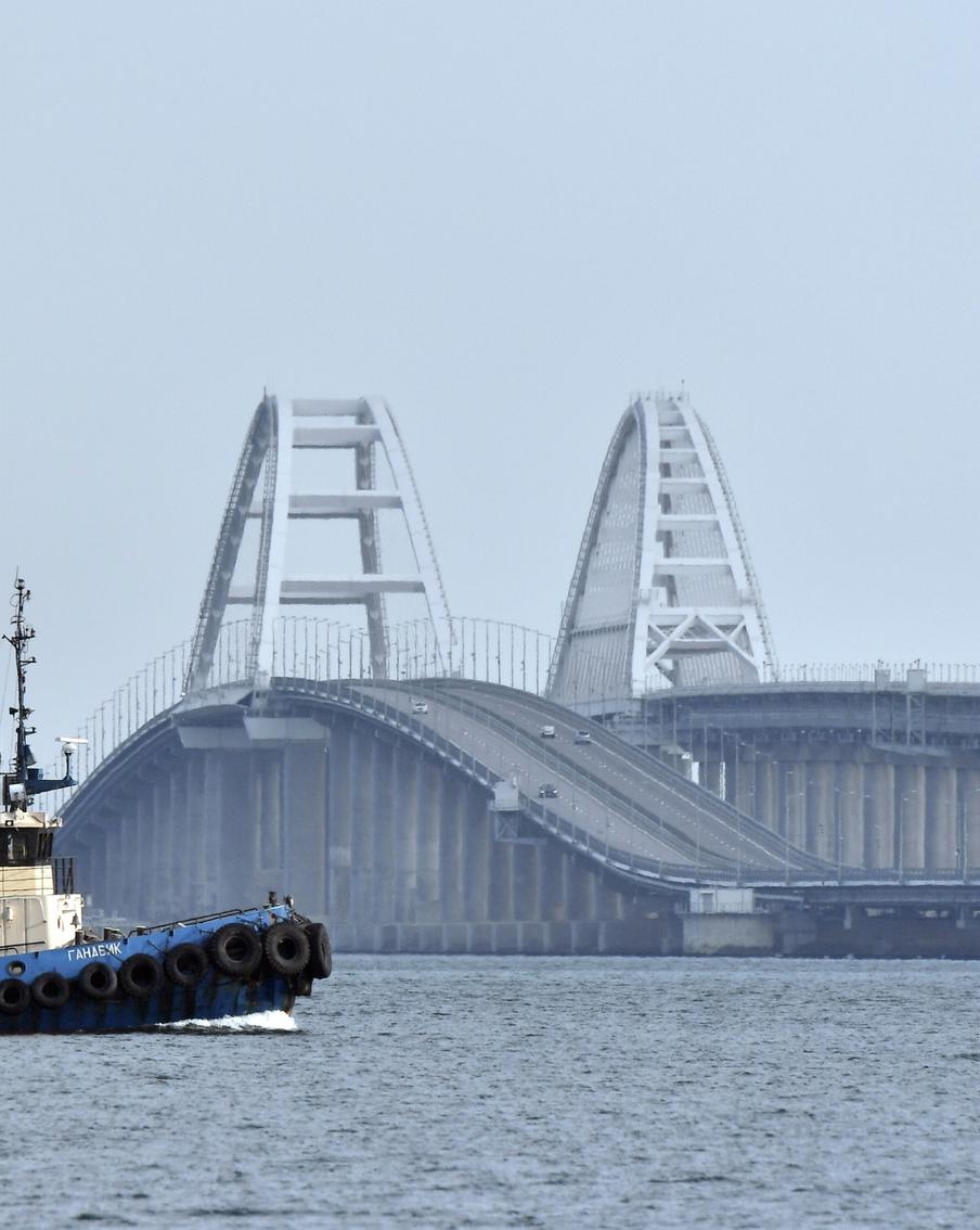 Украинские военные попытались атаковать Крымский мост новейшим польским оружием