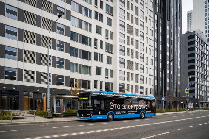 Максим Ликсутов рассказал о запуске новых электробусов на одном из маршрутов столицы