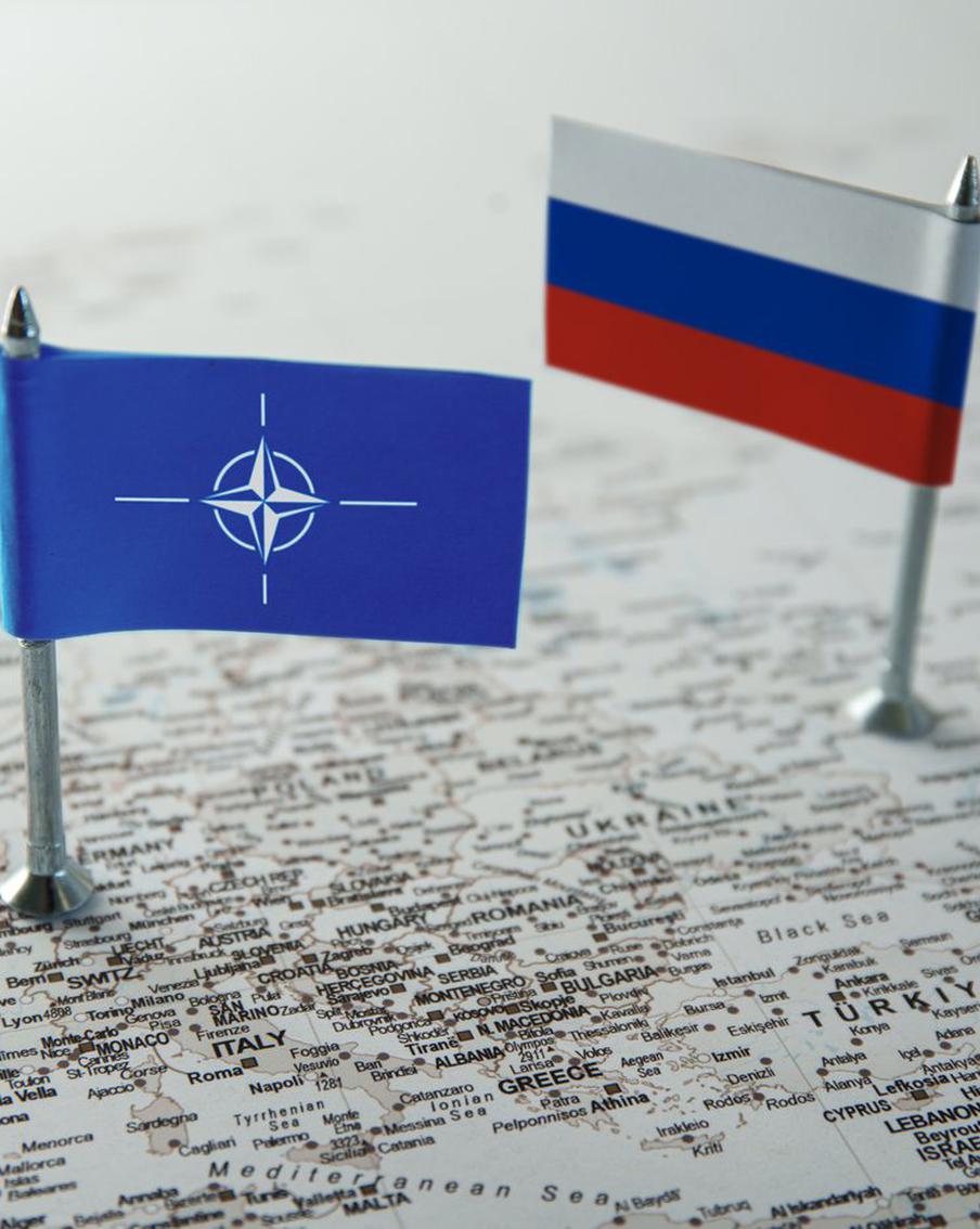 Постпред РФ при ОДКБ заявил, что НАТО копит силы у российских границ