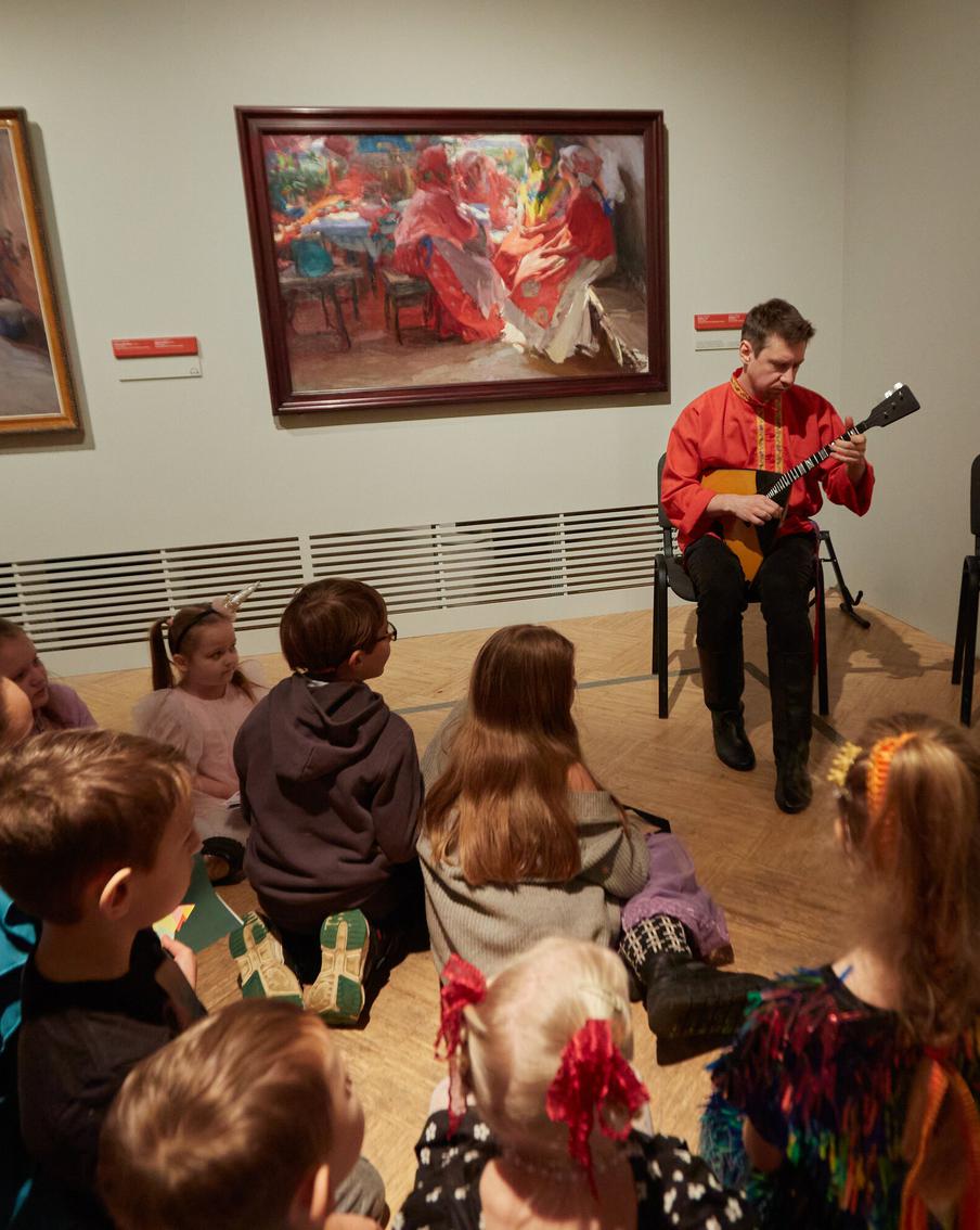 На праздничной ёлке Третьяковской галереи и Правительства Москвы побывало более 350 детей