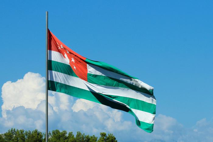 Абхазия попросила Россию возобновить социальные выплаты