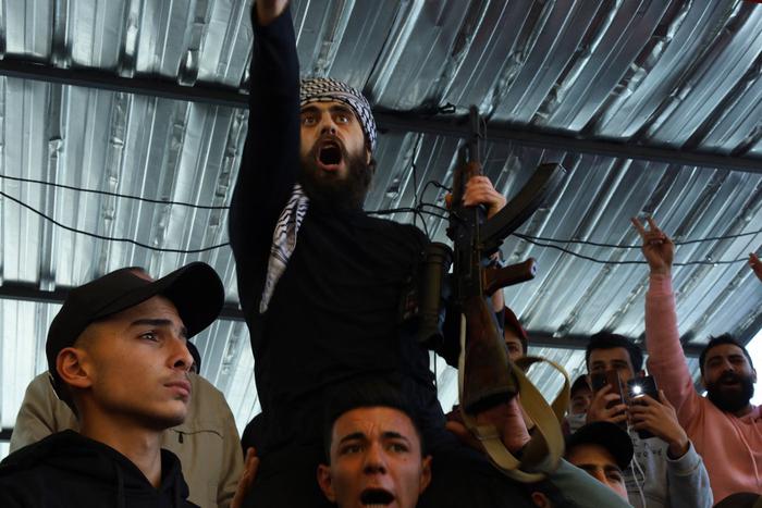 В Сирии публично казнили двоюродного брата Башара Асада Сулеймана