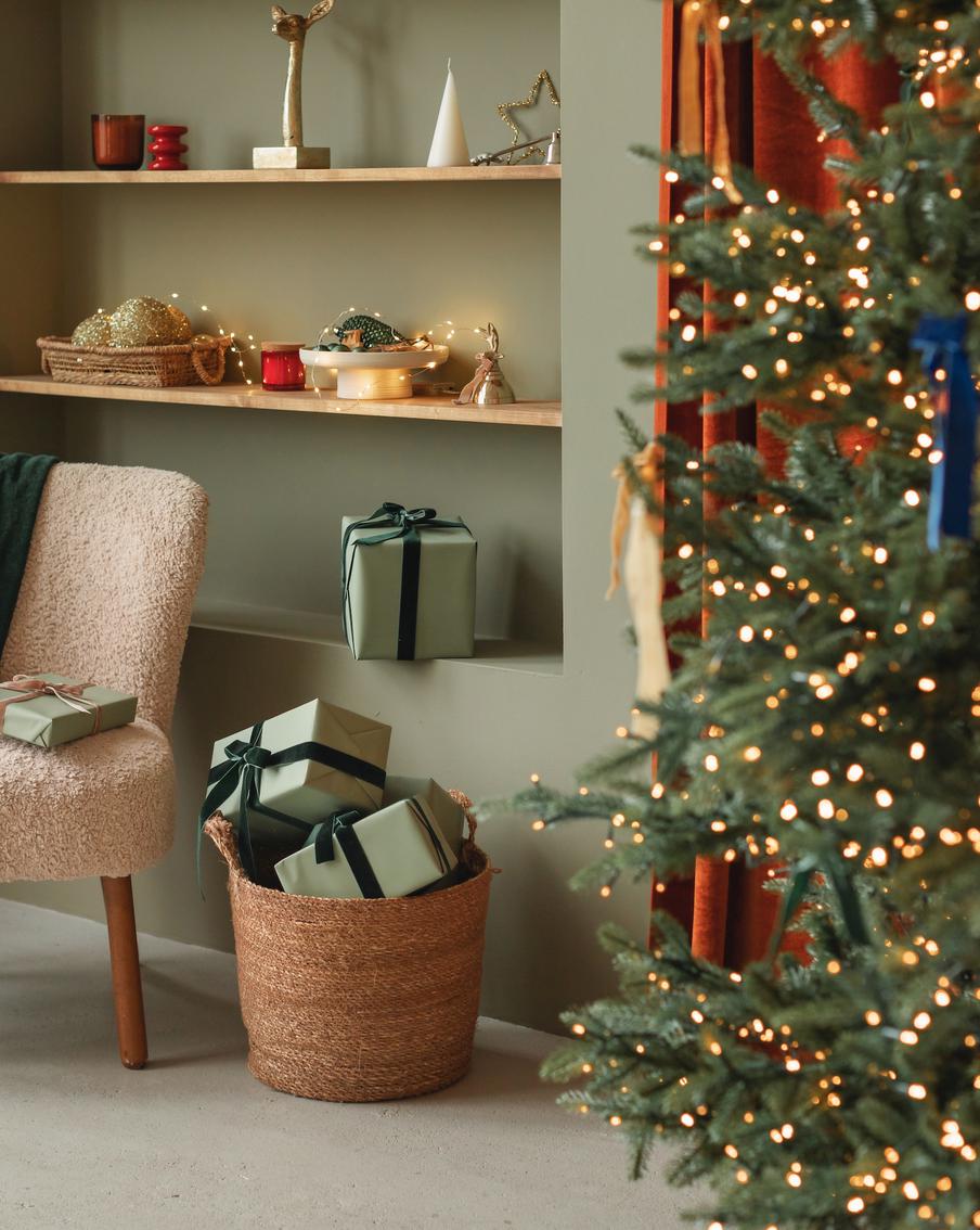 Украшаем дом к Новому году: тренды и идеи 2024-2025