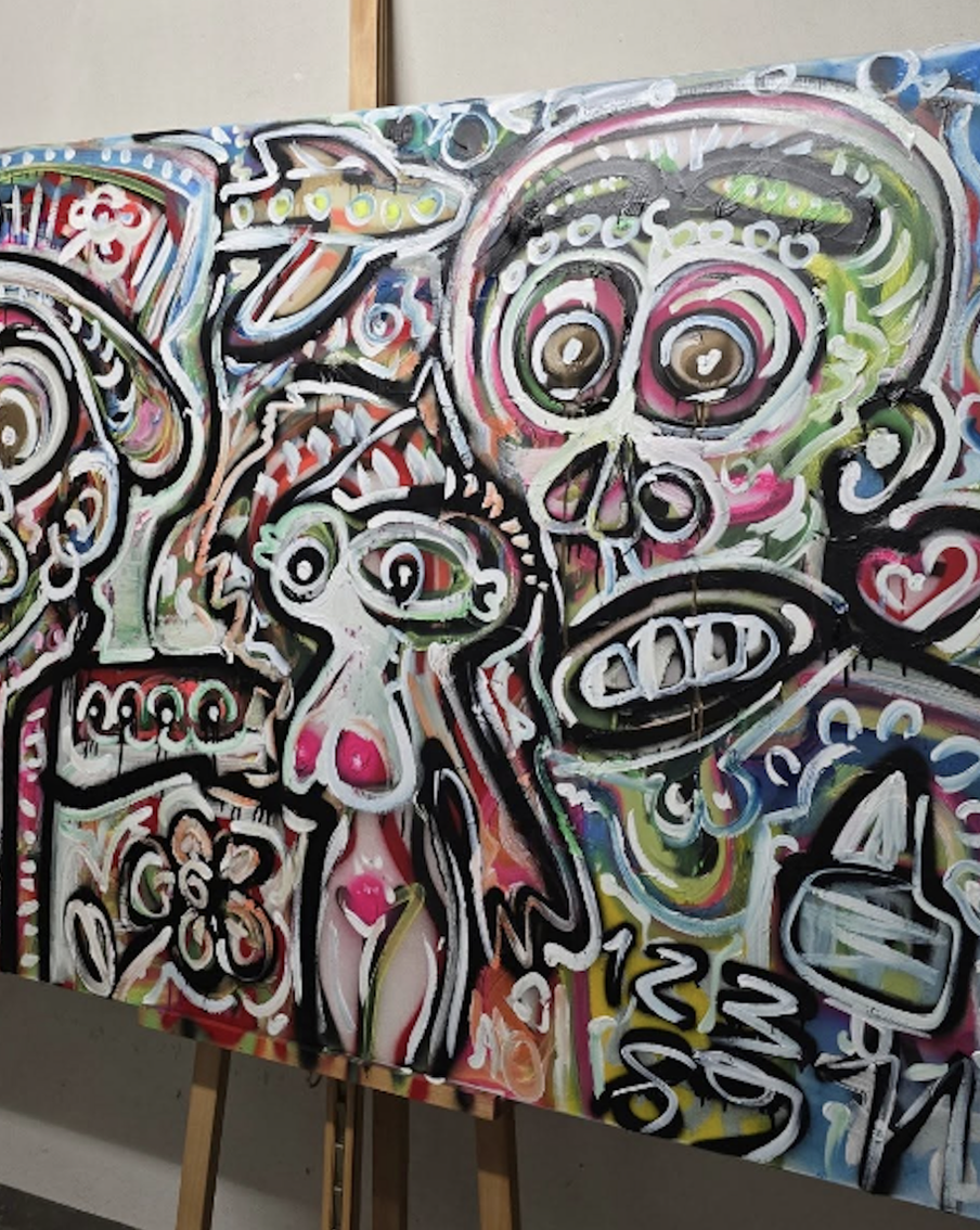 Футболист из российского детдома стал художником