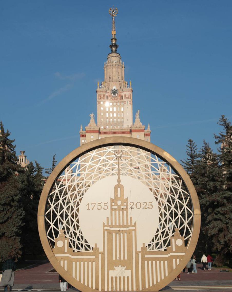 Сергей Собянин рассказал о ходе реставрационных работ в трёх сталинских высотках