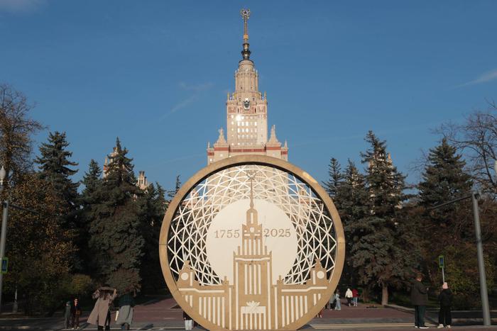 Сергей Собянин рассказал о ходе реставрационных работ в трёх сталинских высотках