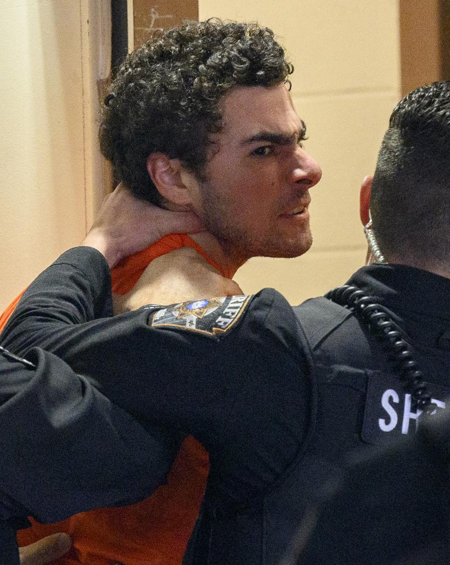 "Империя зла": убийство гендиректора UnitedHealthcar сделало Луиджи Манджоне культовой фигурой в США