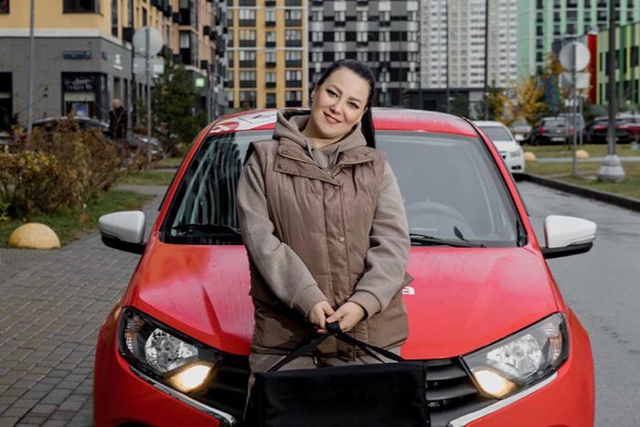 "Курьер – это не просто работа, а стиль жизни": как работает доставка на колёсах