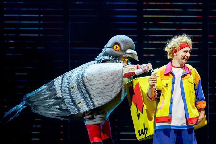 Голубь-мутант, женщина с большой буквы Ж и не только собрались в новом Театре на Цветном