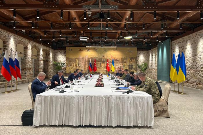 Год переговоров на Украине, рождественское прекращение огня: хроника очередных событий украинского кризиса