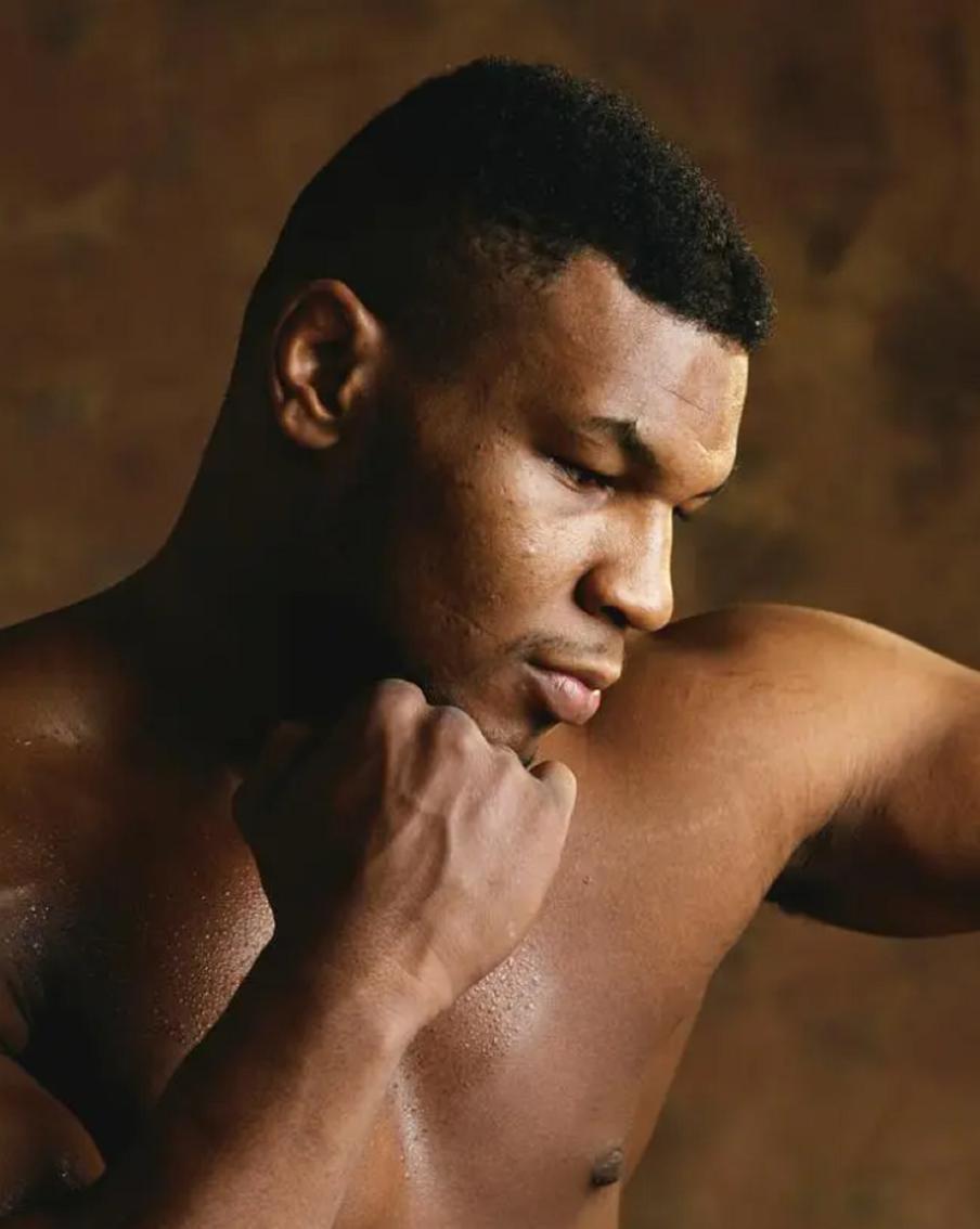 Шахматист Гукеш стал чемпионом мира в 18 лет и попал в клуб Майка Тайсона и Пеле