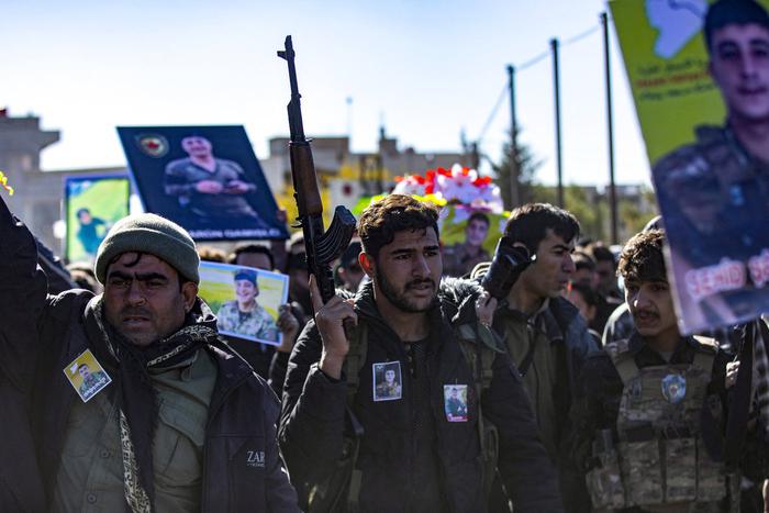 Сирийцы впервые попали на личный курорт Асада