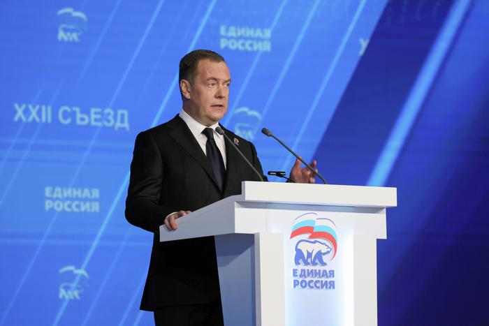 Дмитрий Медведев заявил, что у России в будущем могут появиться дополнительные новые регионы