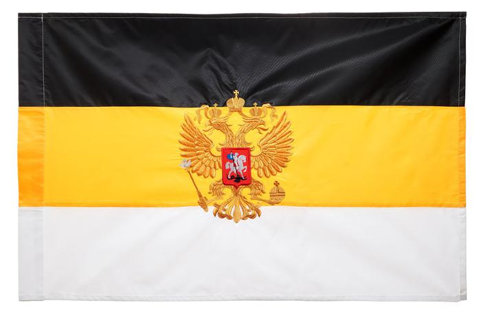 СК заведёт уголовное дело на экстремистов, угрожавших из-за фото с флагом