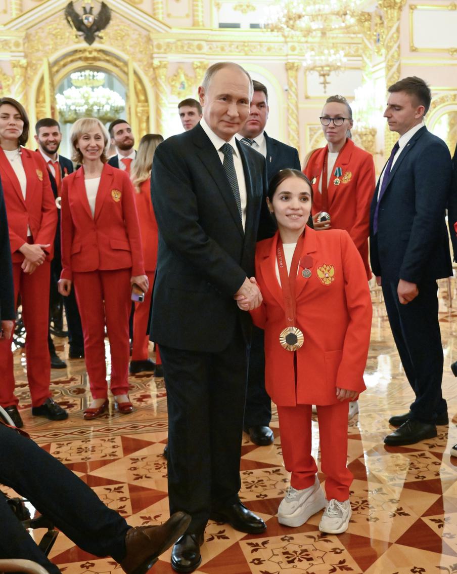 Путин объявил о премиях ₽3 млн призёрам Паралимпиады в Париже