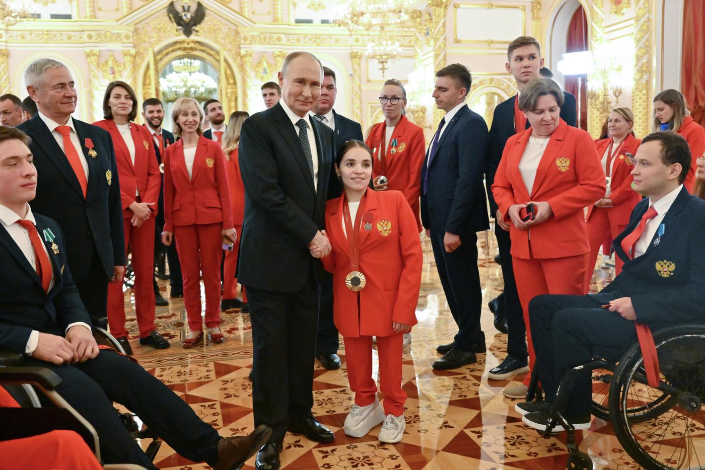 Прошла церемония награждения паралимпийцев в Кремле