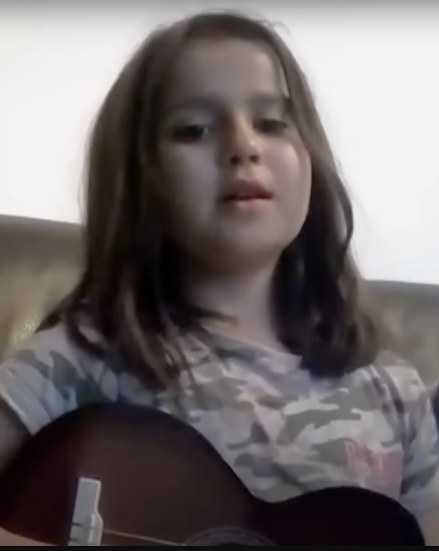 Кусали, жгли, ломали кости – всего 71 травма: в Британии дали пожизненное родителям 10-летней Сары Шариф