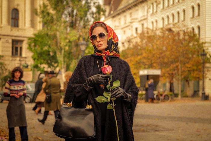 Спой, птичка: Анджелина Джоли попыталась стать Марией Каллас