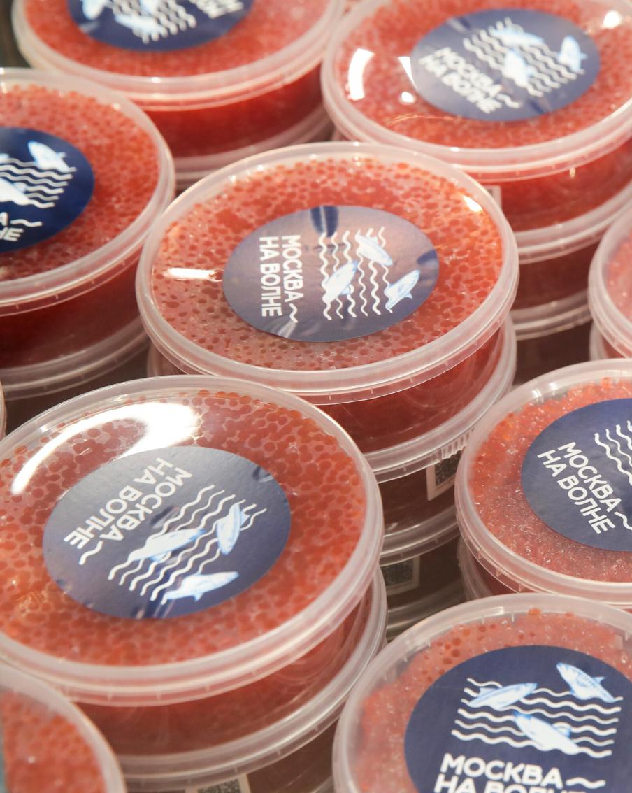 Около 2 тонн икры приобрели на рынках "Москва — на волне" с начала декабря