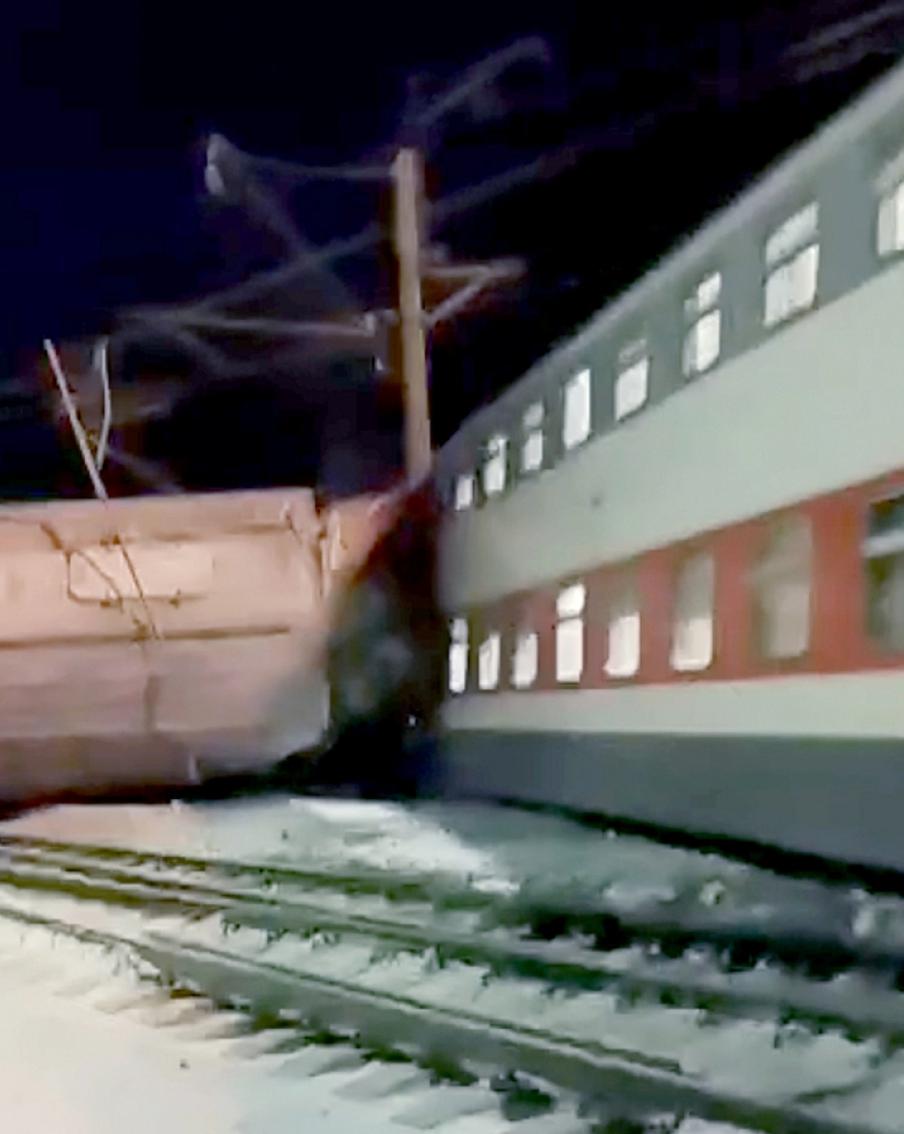 Стали известны возможные причины столкновения поездов в Мурманске