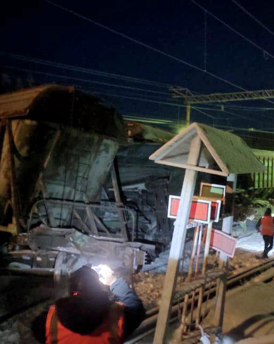 Стала известна причина столкновения двух поездов в Мурманской области