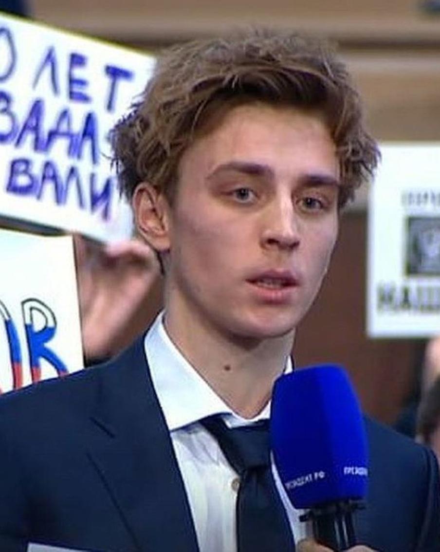 Влад Бумага рассказал Путину, что стал отцом, и спросил про замедление "Ютуба"