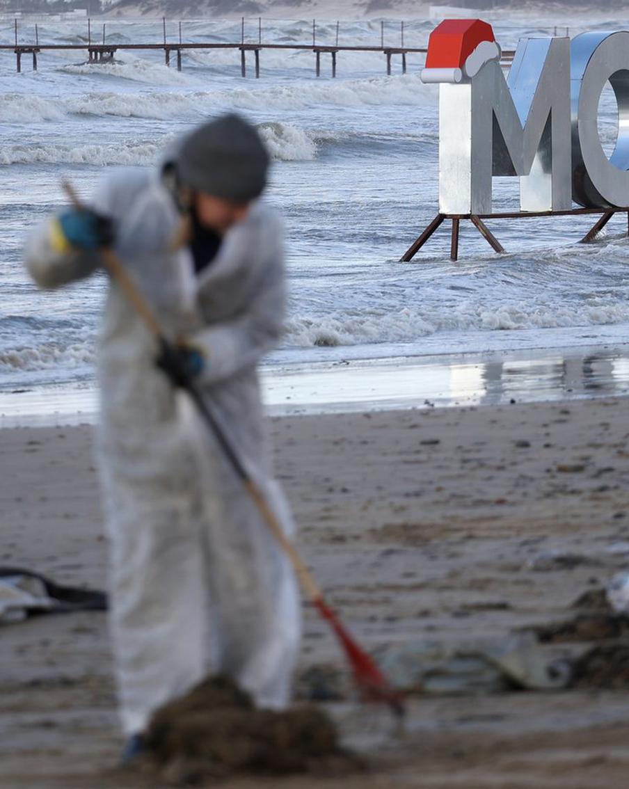 Эксперт рассказал, как  разлив мазута отразится на Чёрном море