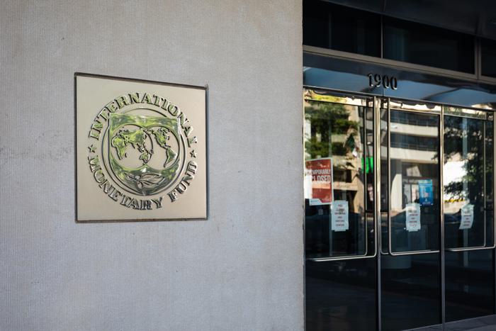 Международный валютный фонд планирует пересмотреть условия финансирования Украины