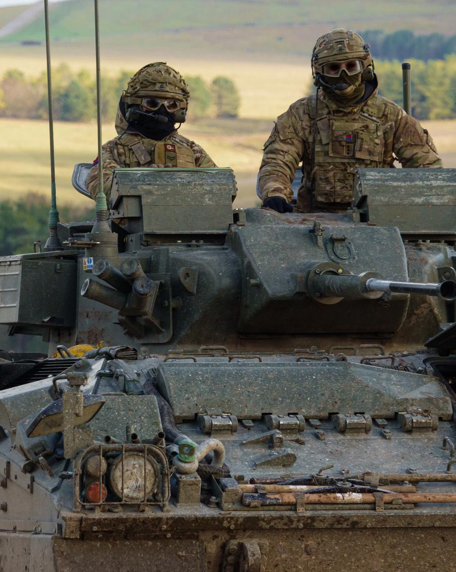 Telegraph сообщила о массовых увольнениях из британской армии