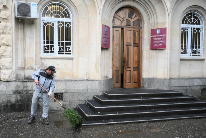 В Абхазии возбудили уголовное дело по факту убийства общеопасным способом депутата парламента