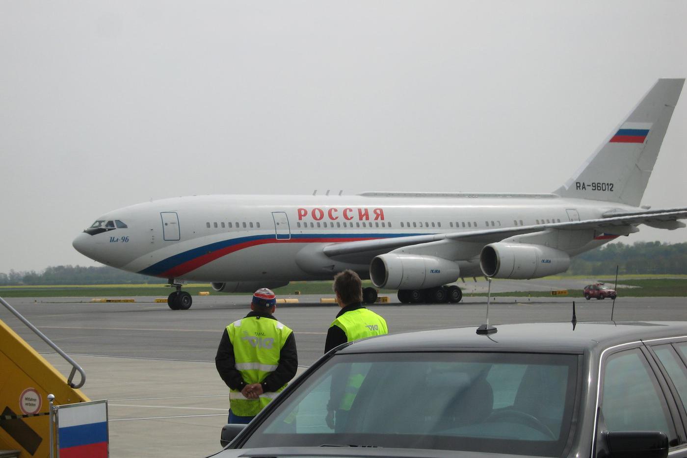 Песков рассказал о планах Путина совершить поездки за рубеж в январе
