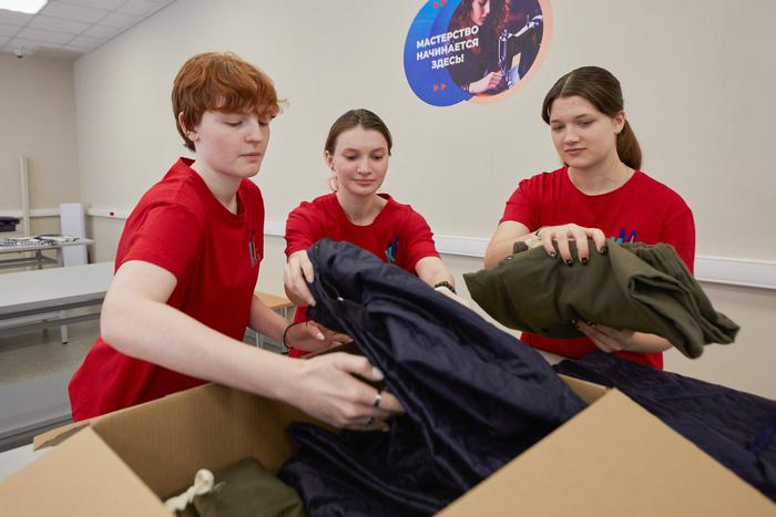 Московские школы собирают гуманитарную помощь для участников СВО