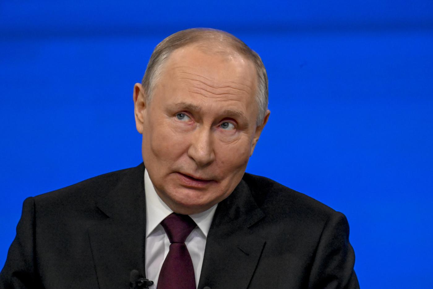Путин заявил, что экономика РФ должна расти