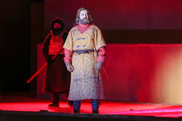 Эксперт отметила историческую достоверность постановки "Соборная площадь"