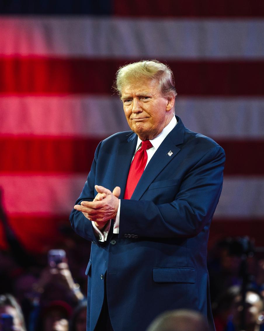 Дональд Трамп пообещал, что в его стране будет только два пола