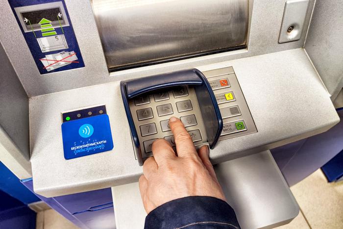 Несколько российских банков понизили ставки по вкладам после заседания ЦБ