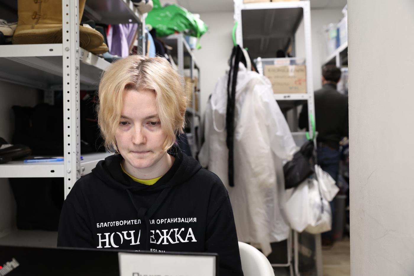О чём задумалась волонтёр Инна в тот момент, остаётся загадкой.