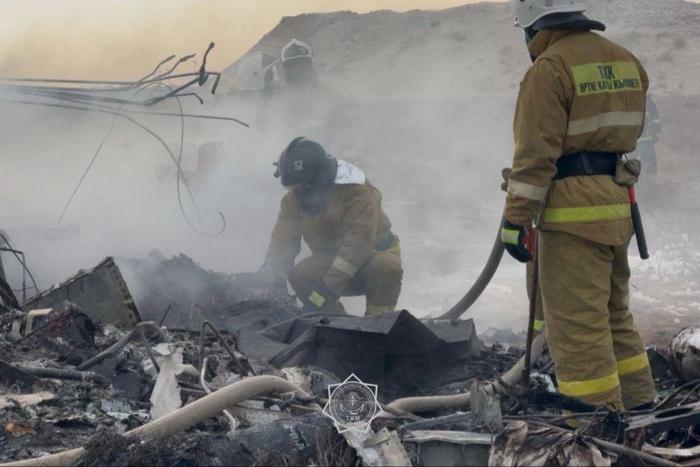 При крушении пассажирского самолёта в Актау выжили 29 человек