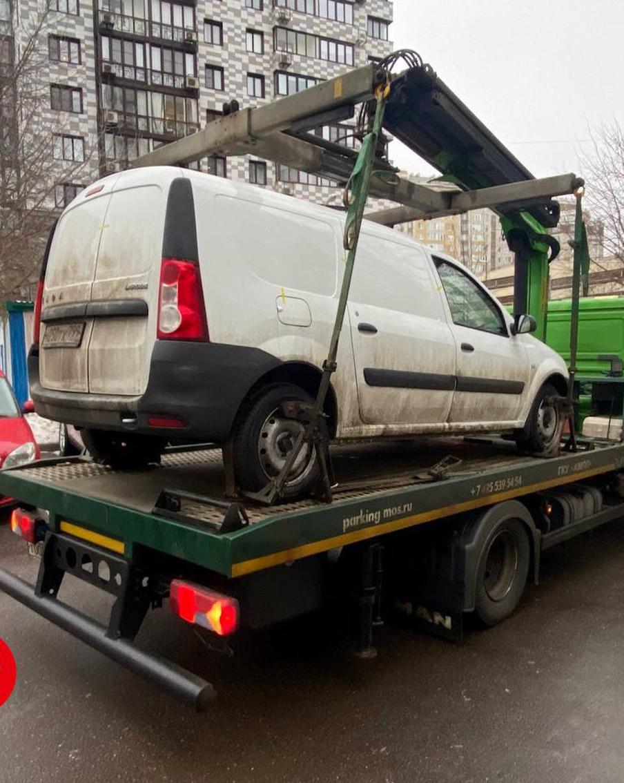 Трое московских автолюбителей лишились своих авто из-за штрафов более чем на 360 тысяч рублей