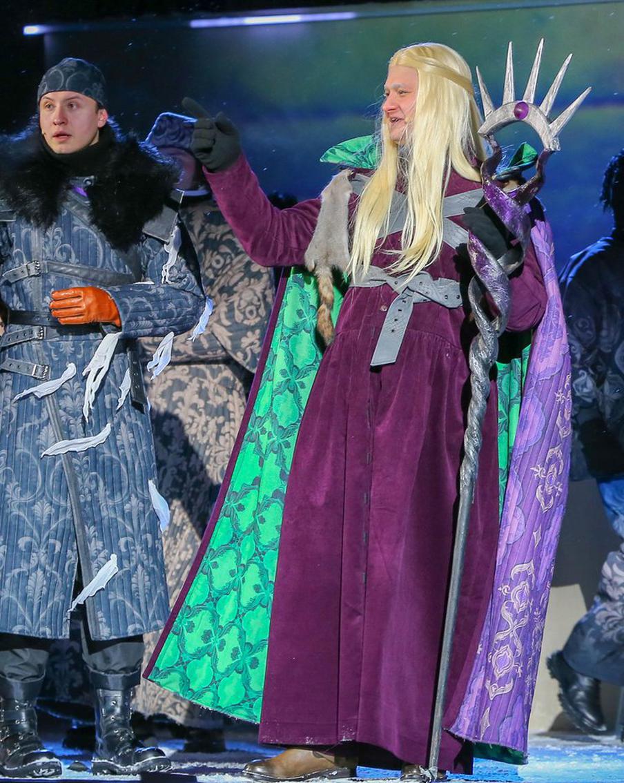 Телеведущий Леонид Якубович порекомендовал семьям с детьми сходить на постановку "Соборная площадь"