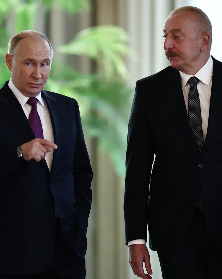 Лидеры России и Азербайджана обсудили авиакатастрофу с азербайджанским самолётом в Актау